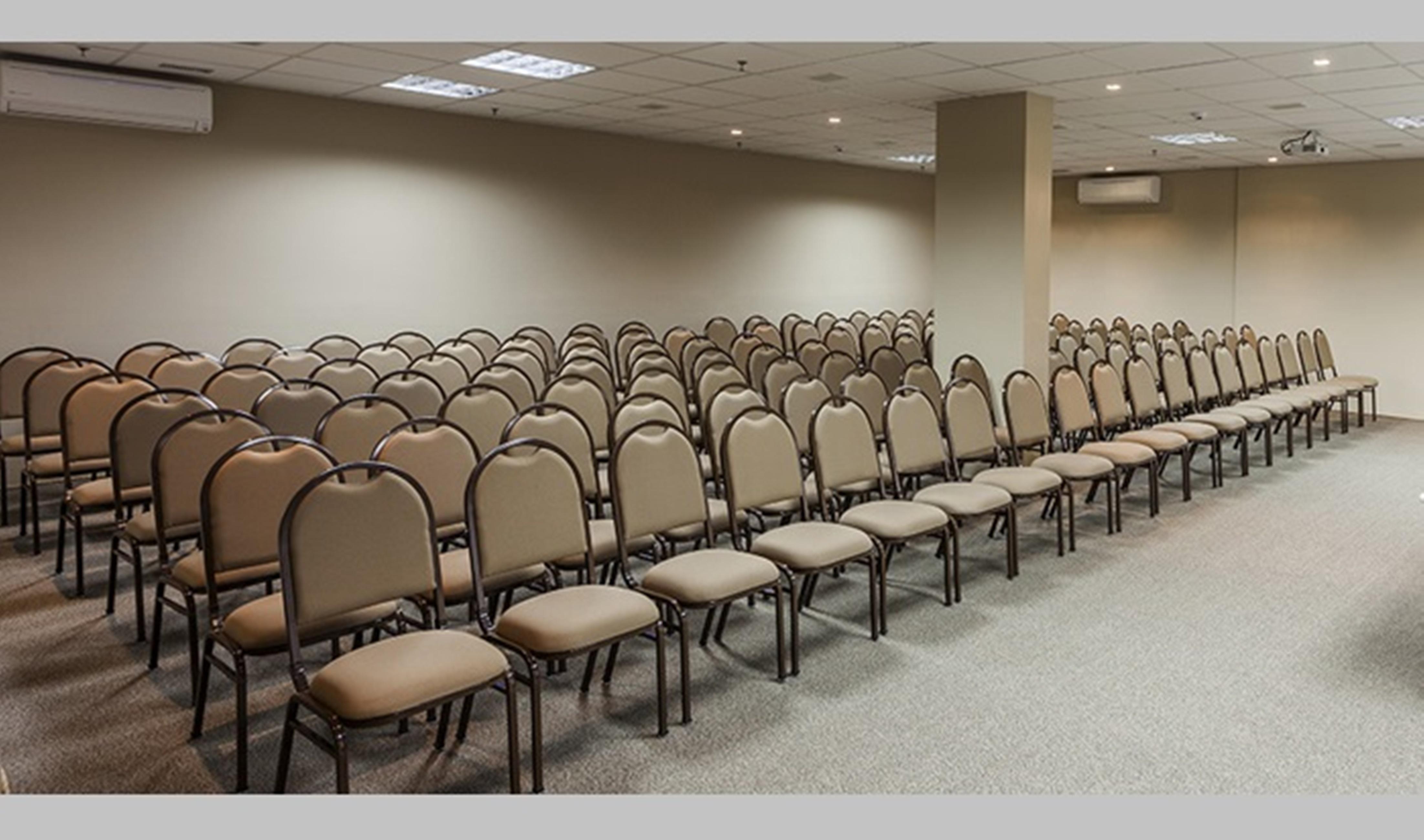 Candangolandia Jade Hotel Brasilia מראה חיצוני תמונה Banquet chairs