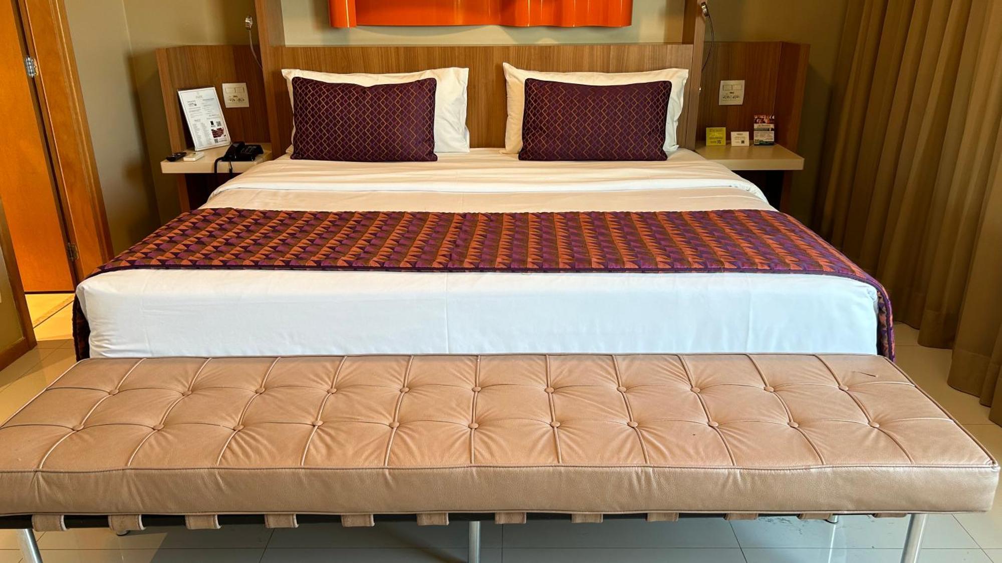 Candangolandia Jade Hotel Brasilia מראה חיצוני תמונה A bed