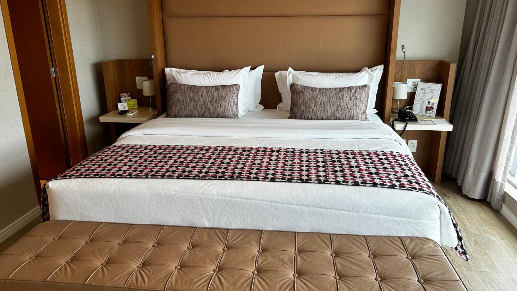 Candangolandia Jade Hotel Brasilia מראה חיצוני תמונה A bed
